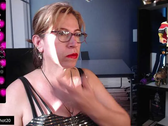 Live sex webcam photo for maturehot-1 #276409467