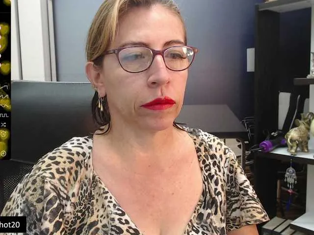 Live sex webcam photo for maturehot-1 #276416764
