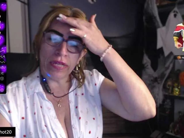 Live sex webcam photo for maturehot-1 #276582642