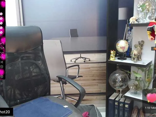 Live sex webcam photo for maturehot-1 #276635762