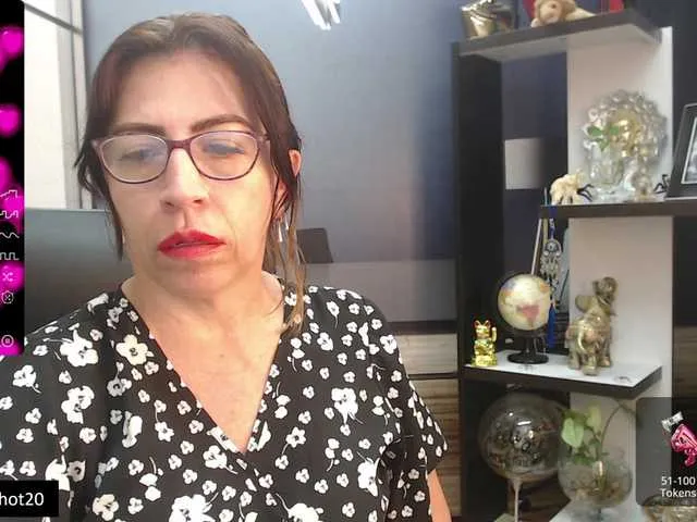 Live sex webcam photo for maturehot-1 #276702115