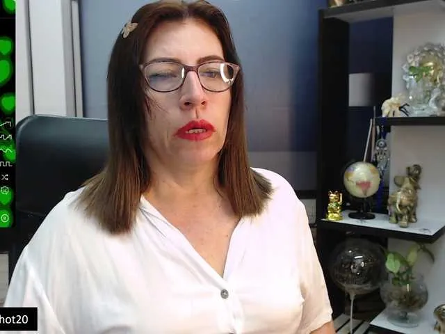 Live sex webcam photo for maturehot-1 #276724117