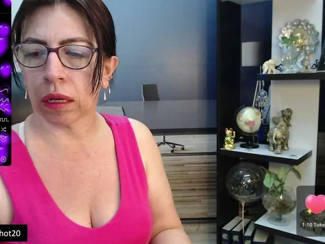 Live sex webcam photo for maturehot-1 #276744384