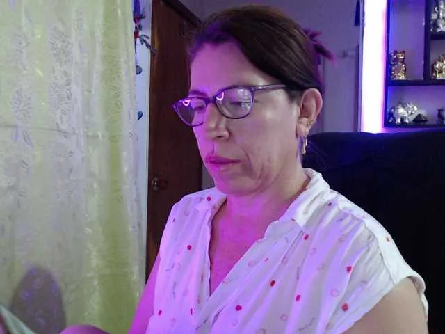 Live sex webcam photo for maturehot-1 #277306982