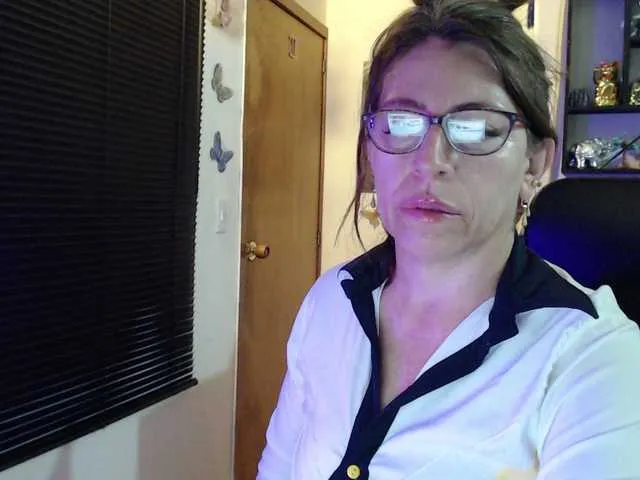 Live sex webcam photo for maturehot-1 #277713742