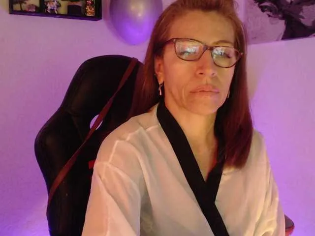 Live sex webcam photo for maturehot-1 #290753712