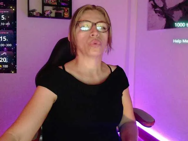 Live sex webcam photo for maturehot-1 #290984190