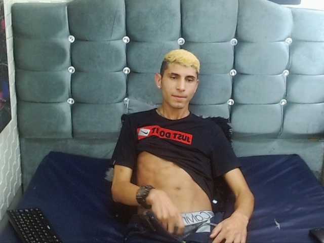 Live sex webcam photo for mau-checkik #275520128