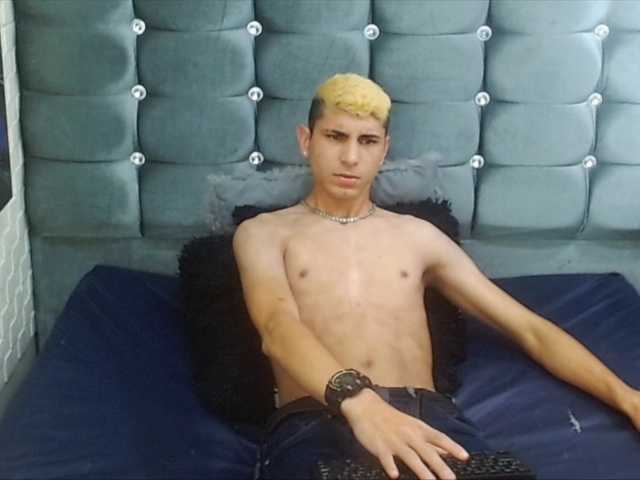 Live sex webcam photo for mau-checkik #275530990