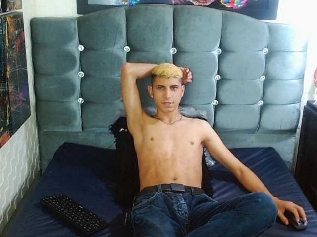 Live sex webcam photo for mau-checkik #275579535