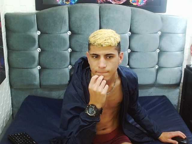 Live sex webcam photo for mau-checkik #275614644