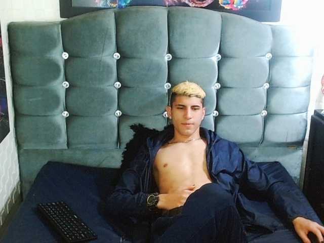 Live sex webcam photo for mau-checkik #275616493