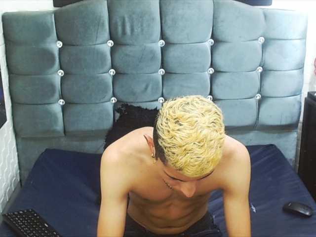 Live sex webcam photo for mau-checkik #275642950