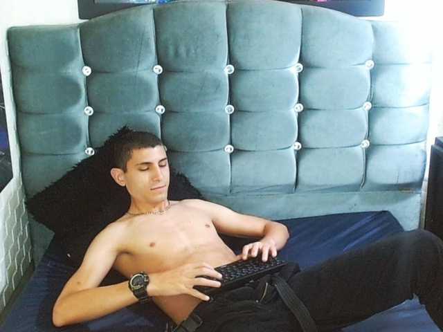 Live sex webcam photo for mau-checkik #275665881