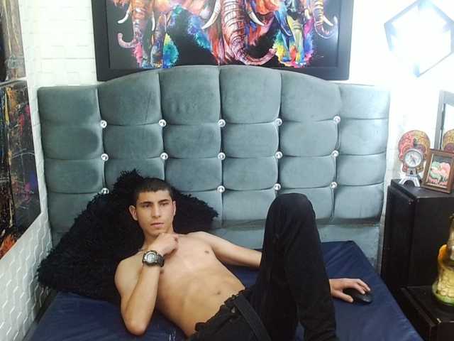 Live sex webcam photo for mau-checkik #275676551