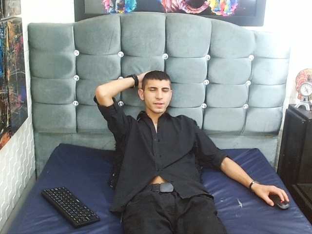 Live sex webcam photo for mau-checkik #275715942