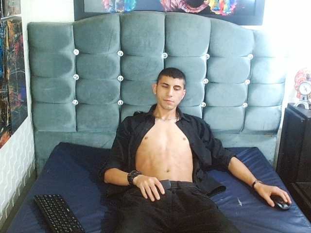 Live sex webcam photo for mau-checkik #275717599