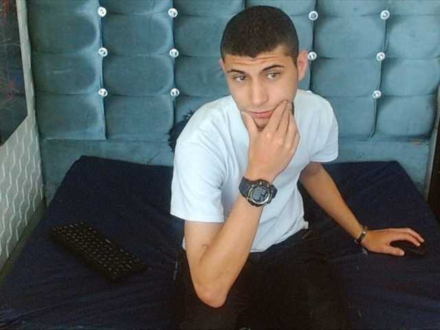 Live sex webcam photo for mau-checkik #275739118