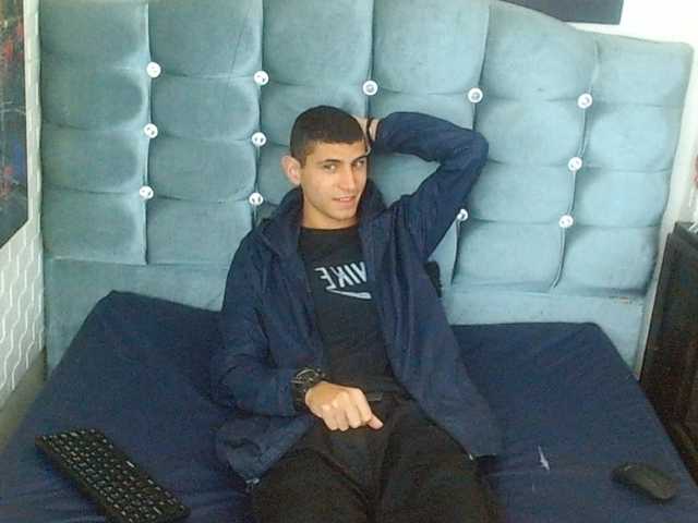 Live sex webcam photo for mau-checkik #275755985