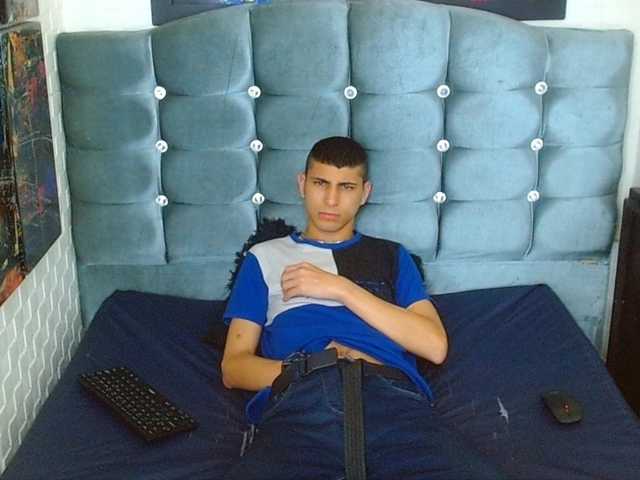 Live sex webcam photo for mau-checkik #275882105