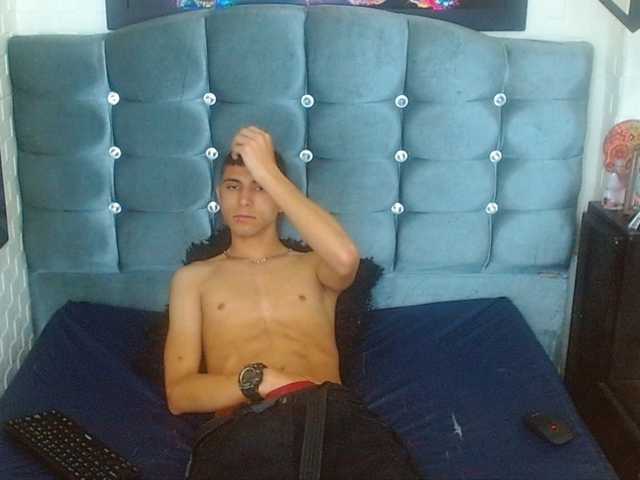 Live sex webcam photo for mau-checkik #275926770