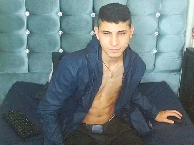 Live sex webcam photo for mau-checkik #276143122