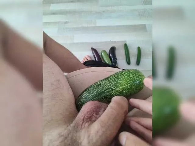 Live sex webcam photo for max112333 #290772266