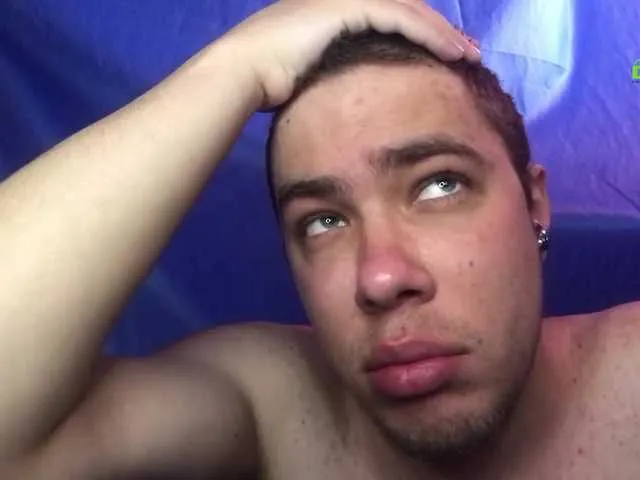 Live sex webcam photo for maxdex1 #290567377