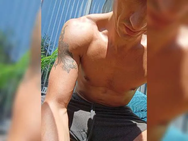 Live sex webcam photo for maxtlondon #275655368