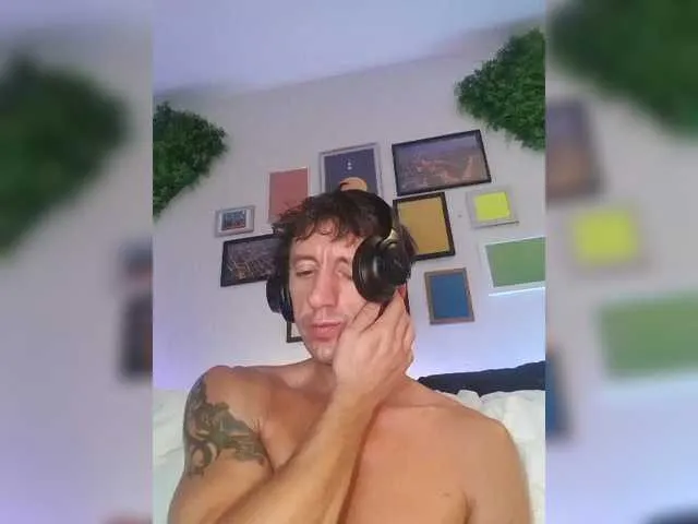 Live sex webcam photo for maxtlondon #278250455