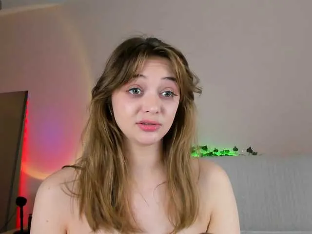 Live sex webcam photo for may-flower #291085807