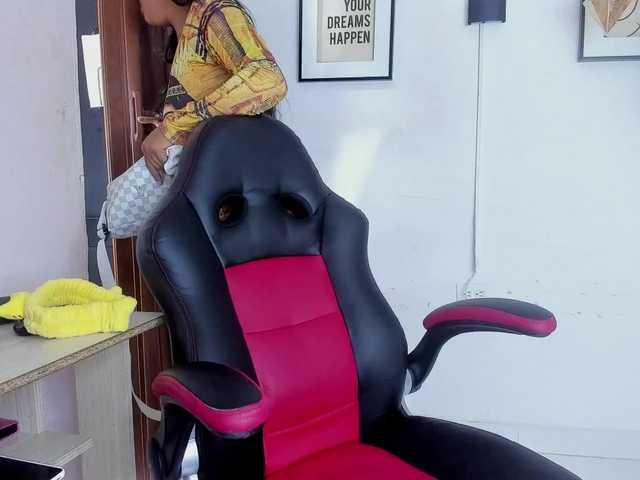 Live sex webcam photo for maya-rizos1 #278030030