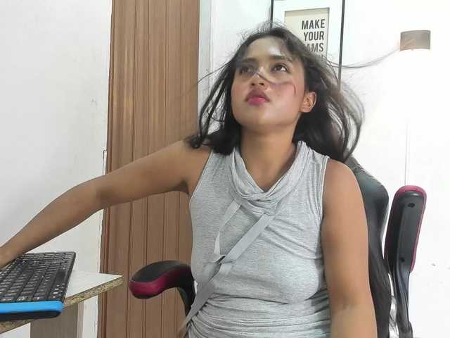 Live sex webcam photo for maya-rizos1 #278106419