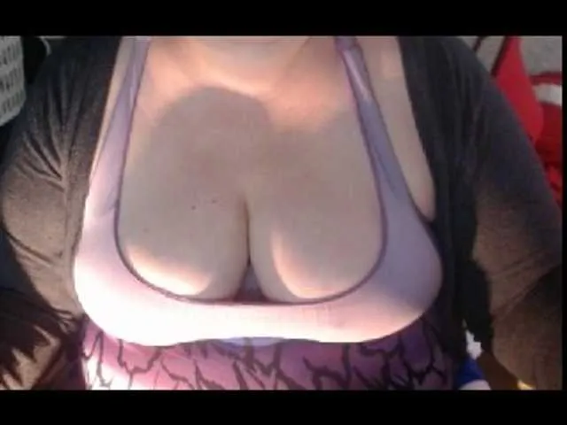 Live sex webcam photo for mayalove4u #275070447