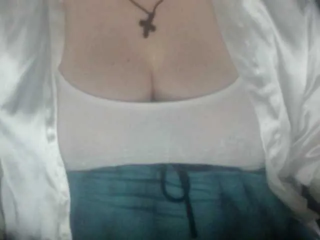 Live sex webcam photo for mayalove4u #277681480