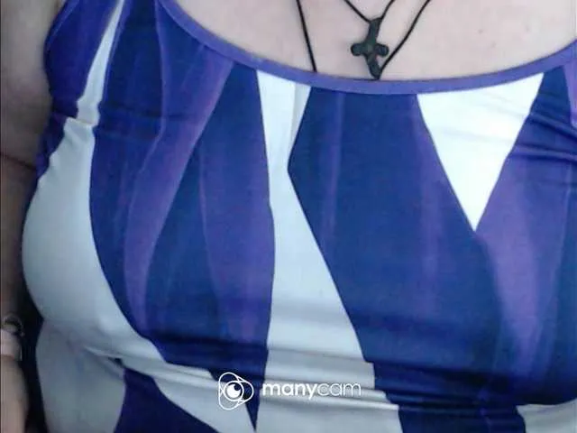 Live sex webcam photo for mayalove4u #293892381