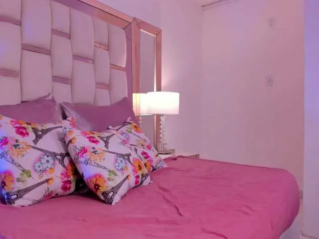 Live sex webcam photo for mayewells #290870129