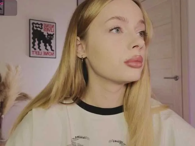 Live sex webcam photo for mayshy #290719574