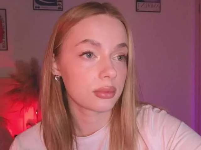 Live sex webcam photo for mayshy #291374856