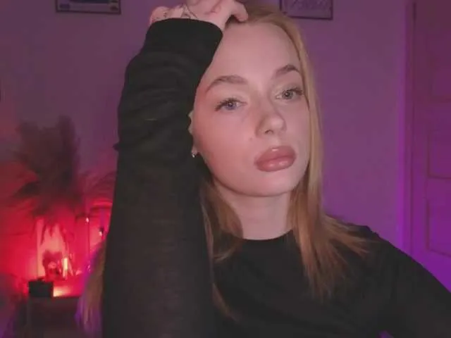 Live sex webcam photo for mayshy #291388725