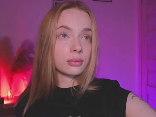 Live sex webcam photo for mayshy #291463432