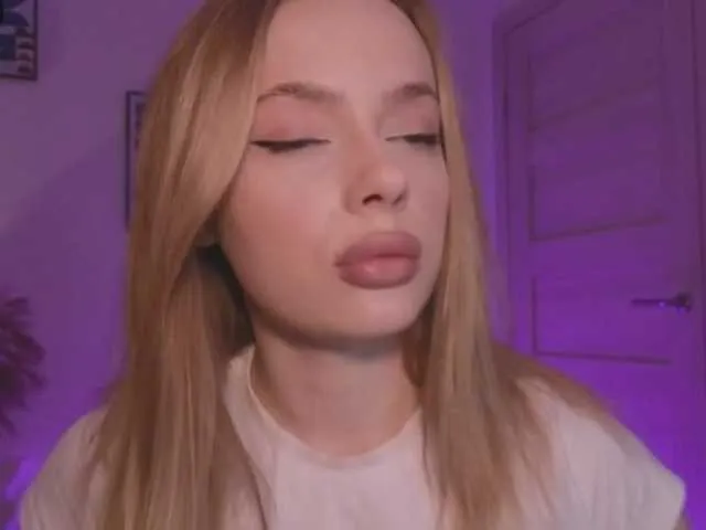 Live sex webcam photo for mayshy #291711489