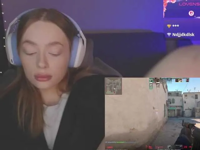 Live sex webcam photo for mayshy #292454937