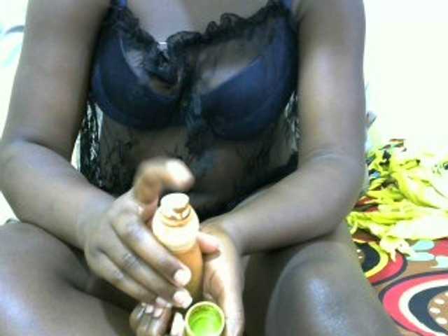 Live sex webcam photo for medinahswee #277560191