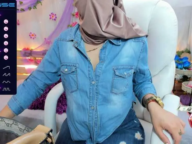 Live sex webcam photo for meenacute #275406987