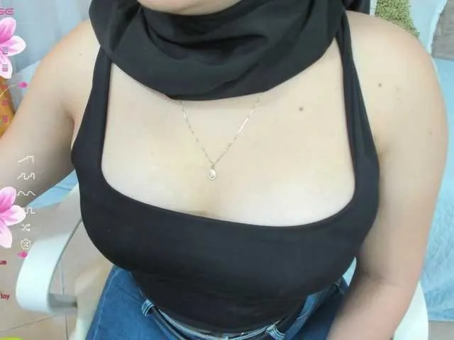 Live sex webcam photo for meenacute #276391286