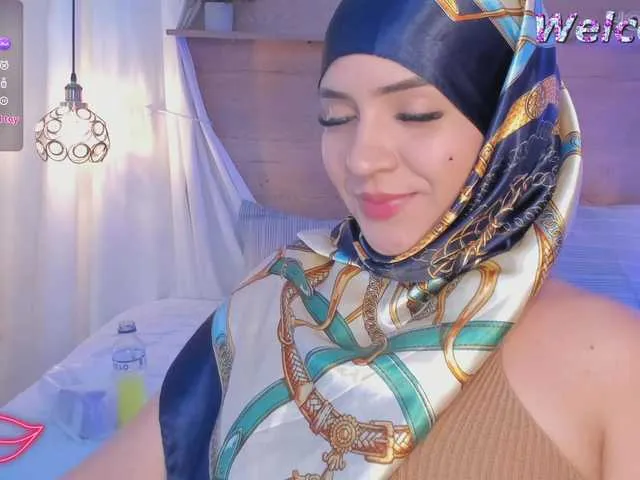 Live sex webcam photo for meenacute #291097237