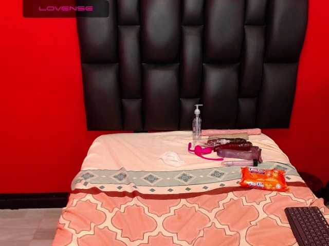 Live sex webcam photo for megan-lovitz #272829060