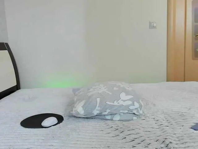 Live sex webcam photo for megan6969 #290929450