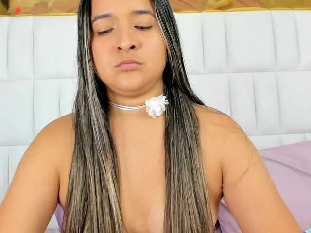 Live sex webcam photo for meganariana1 #277192456